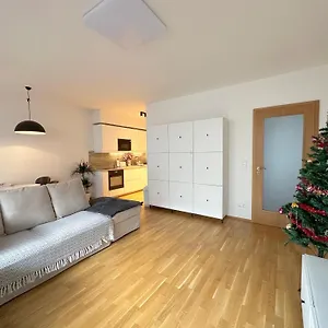 https://aurea-apartment-with-free-parking-near-the-center-of-prague.praguehotelsweb.com